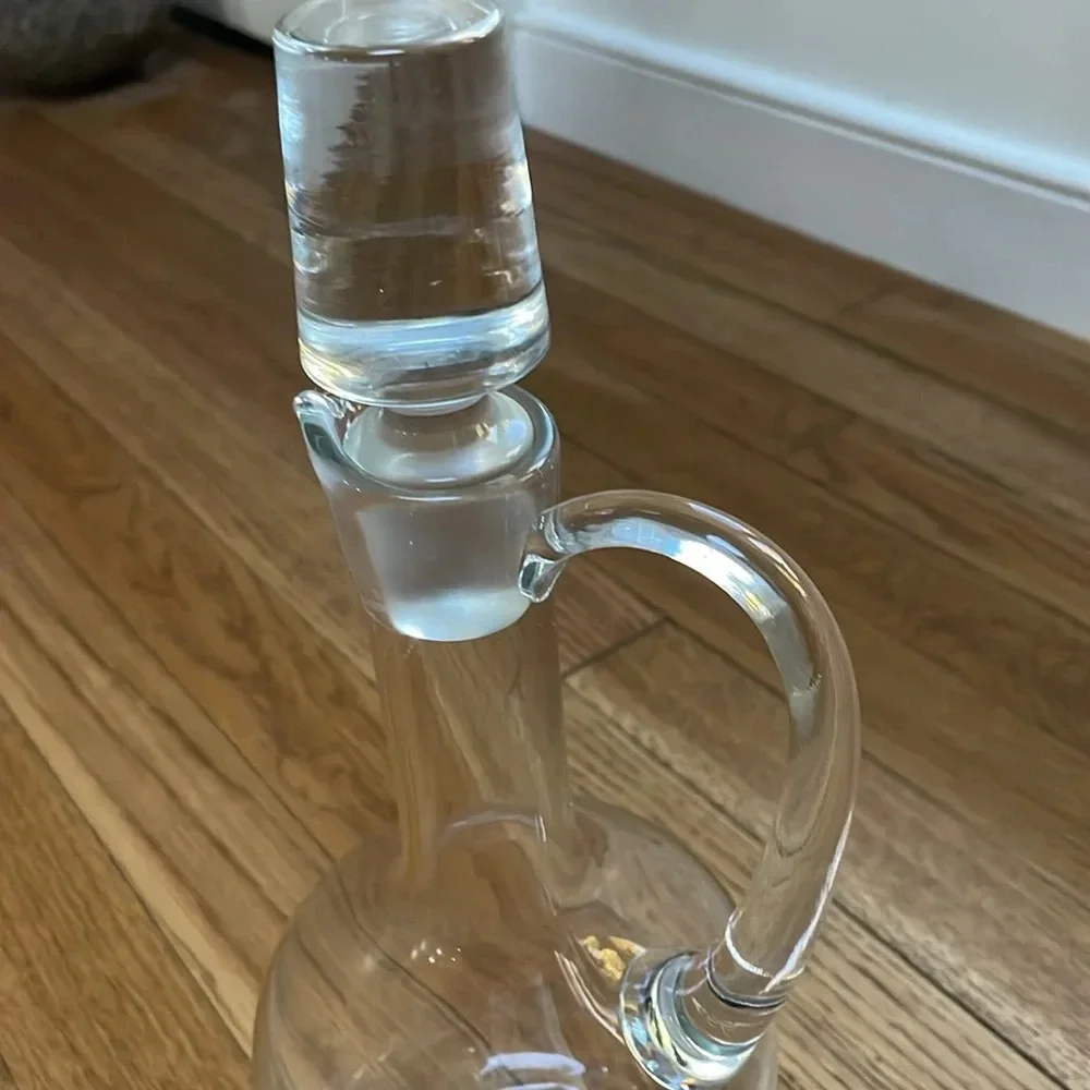 Vtg glass decanter w/ stopper Spout & handleExcellent condition. No chips/cracks
